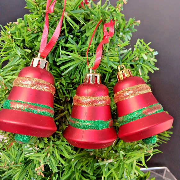 10pcs Bell Christmas Ornaments Plastic Red Green Gold CN Unbreakable - Picture 4 of 7